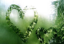 拳击场上激战不断，选手全力以赴